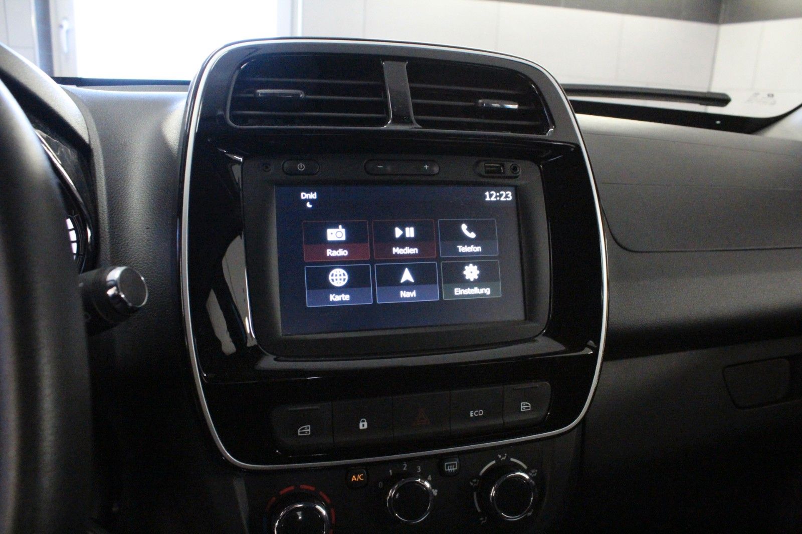 Fahrzeugabbildung Dacia Spring 45 Electric Expression MediaNav CCS