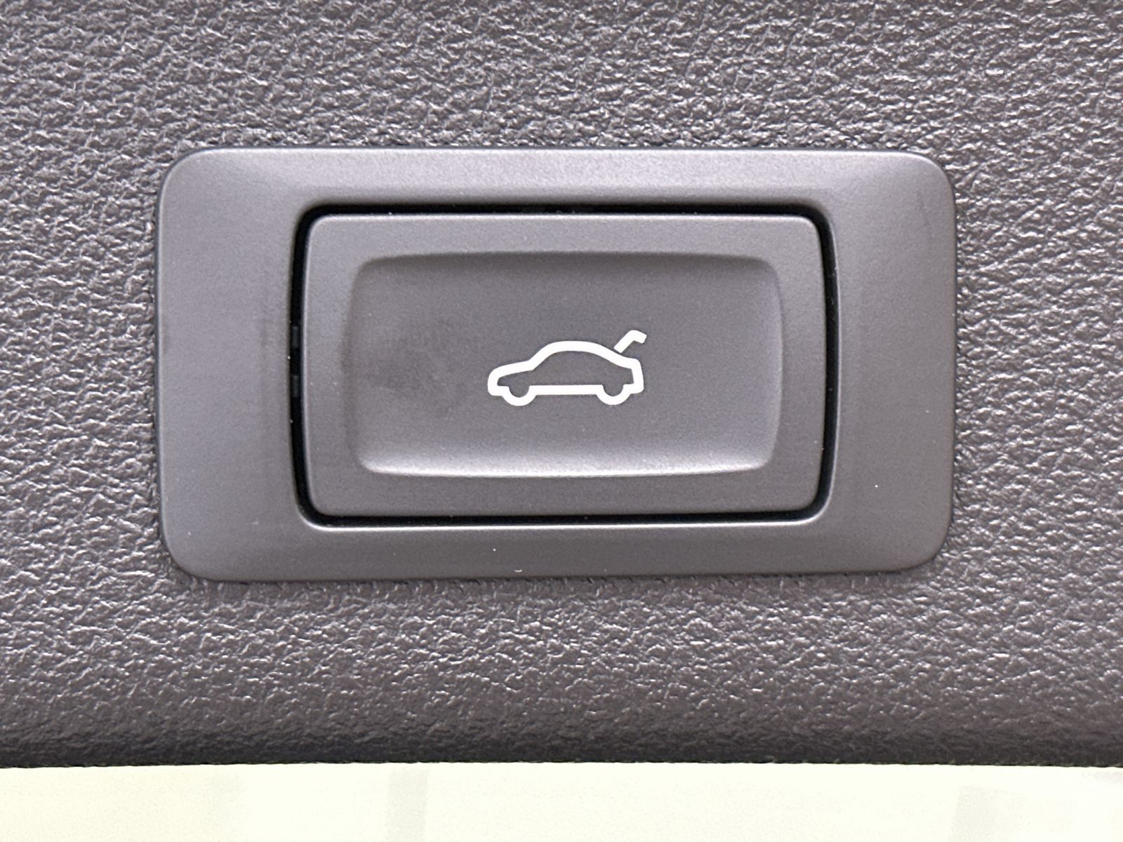 Fahrzeugabbildung Audi A6 Avant 40 TDI S-Line NAV+LED+ACC+KAM+B&O+19ZO
