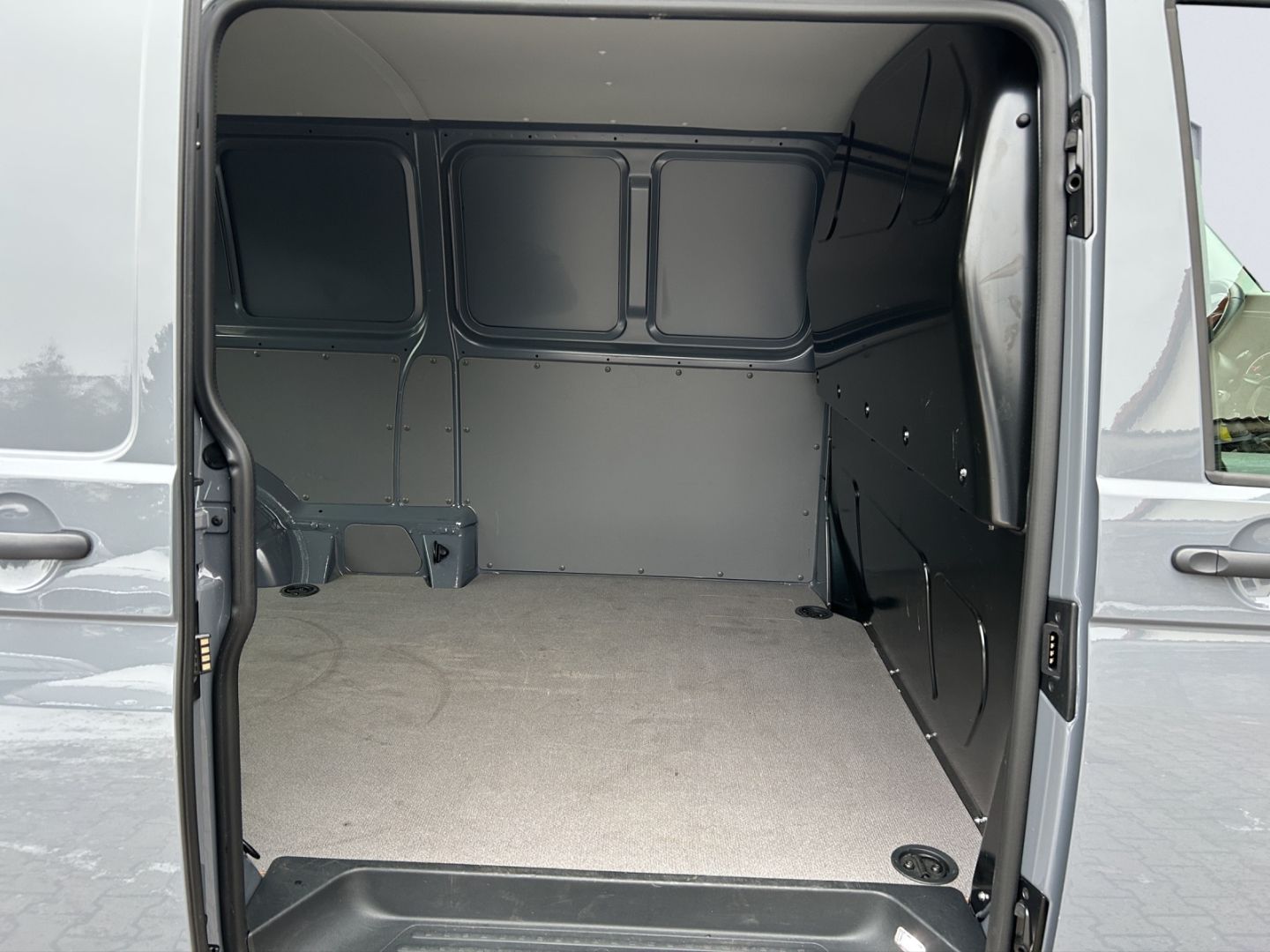 T6.1 Kasten 2,0l TDI 5-Gang AHK Navi LED ACC App