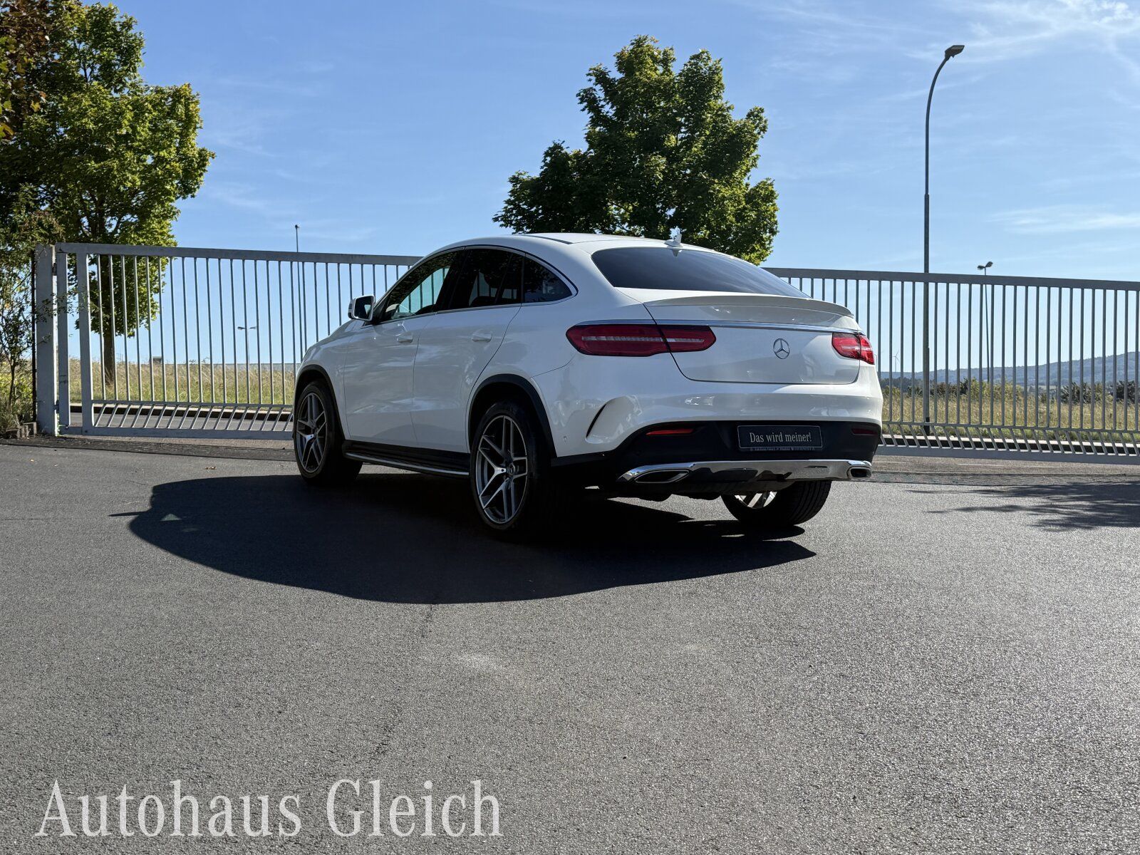 Fahrzeugabbildung Mercedes-Benz GLE 400 AMG Line 4Matic (EURO 6d-TEMP) COMAND AP