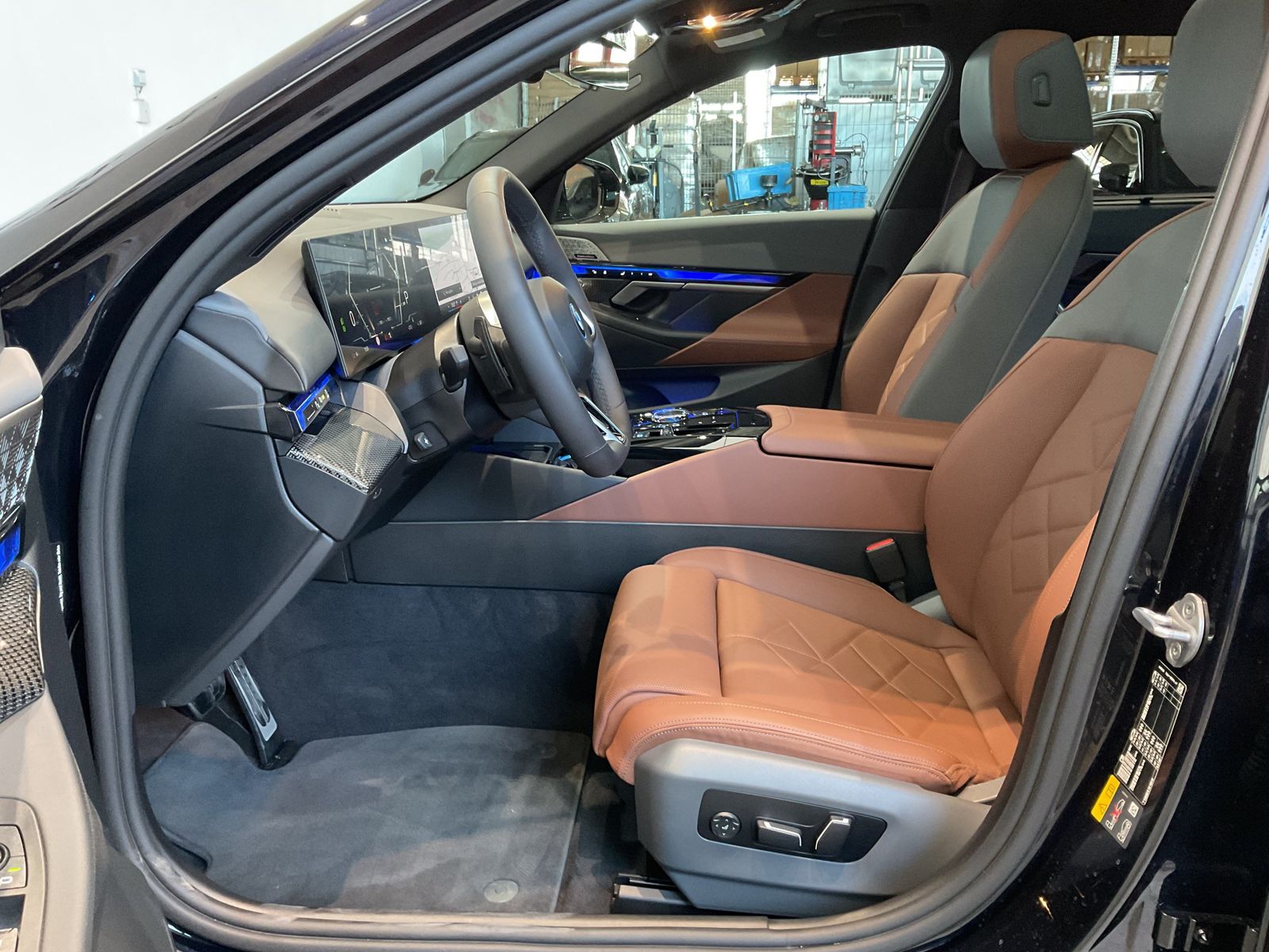 Fahrzeugabbildung BMW i5 xDrive40 M Sportpaket pro, aktive Sitzbelüftu