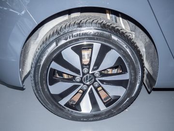 Volkswagen Golf - 6