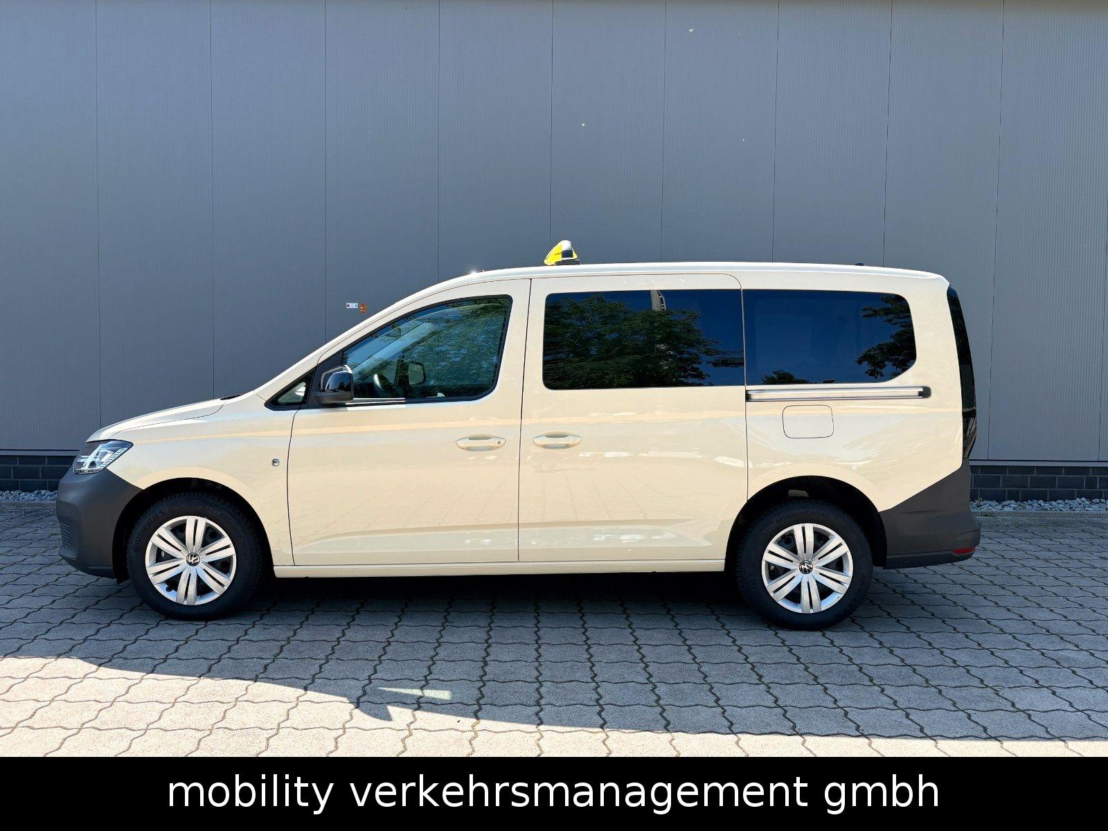 Volkswagen Maxi DSG LED TAXI Rollstuhl ACC Garantie 7-Sitze