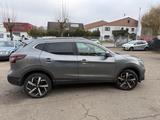 Nissan Qashqai Akari 1.3 DIG-T Leder Pano LED 360 Kam. - Nissan Qashqai Akari mit Benzin-Antrieb