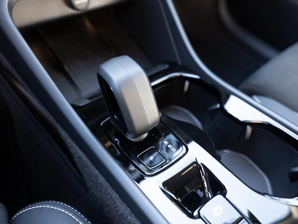 Volvo XC40 B3 Plus Dark SHZ LED NAVI MEMORY H/K 360°
