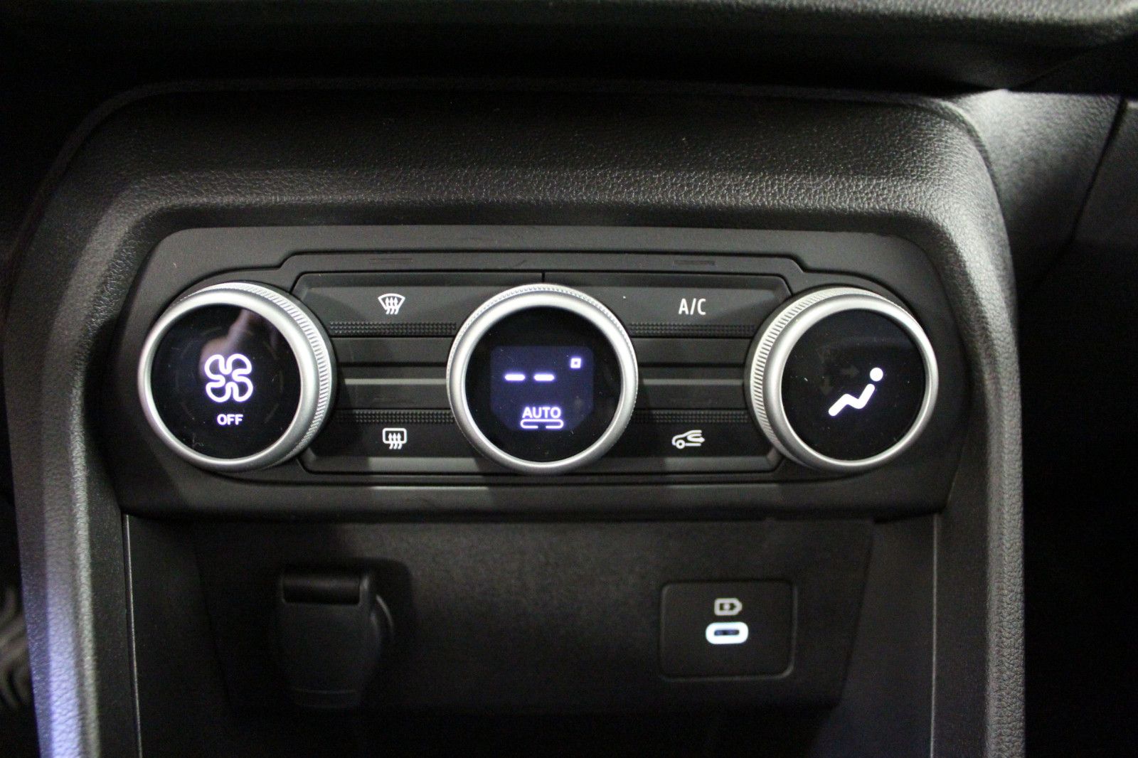 Fahrzeugabbildung Dacia Sandero Journey+ ECO-G 100 *Navi*Sitzheizung*