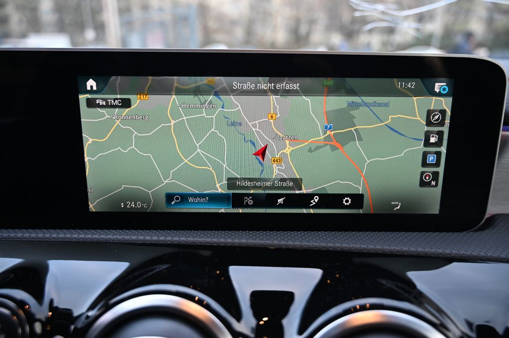 MERCEDES-BENZ CLA 220 AMG Line Leder Navi Autom. Cam LED MERCEDES-BENZ CLA 220 AMG Line Leder Navi Autom. Cam LED