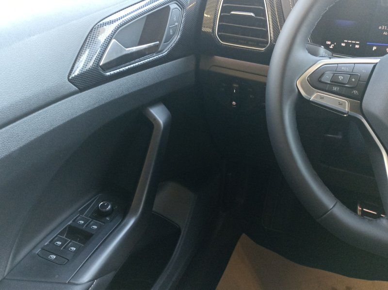Fahrzeugabbildung Volkswagen T-Cross 1.5 TSI R-Line DSG  AHK+ACC+NAVI+MATRIX-