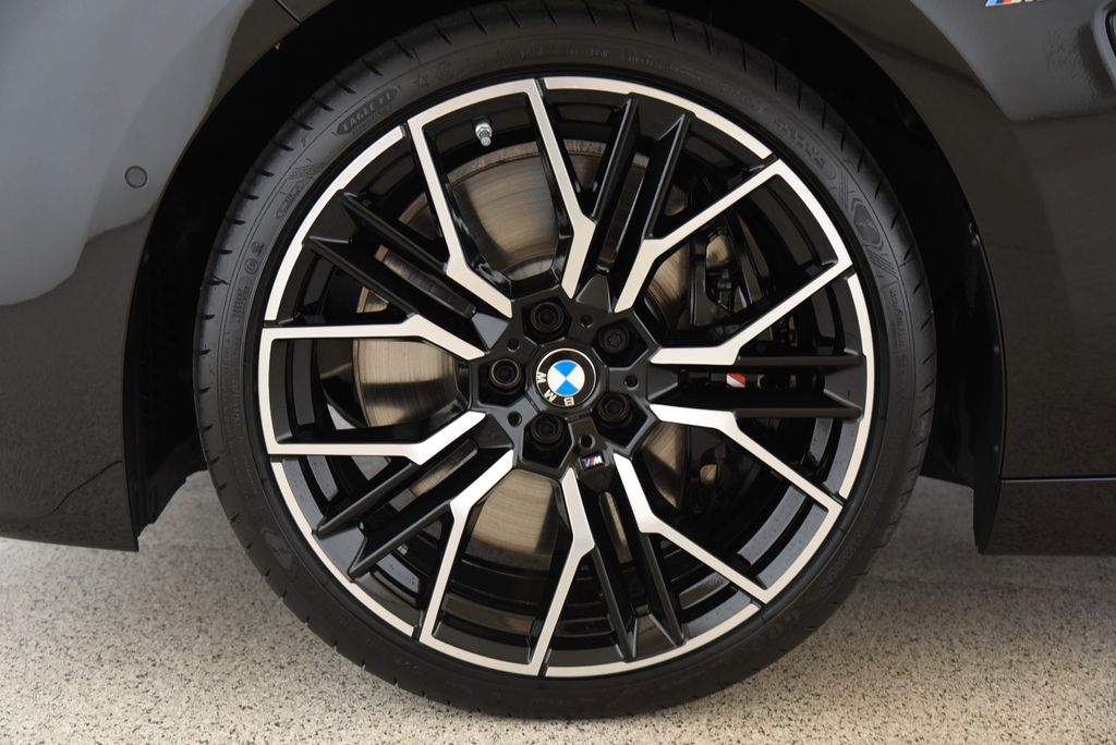 BMW 840