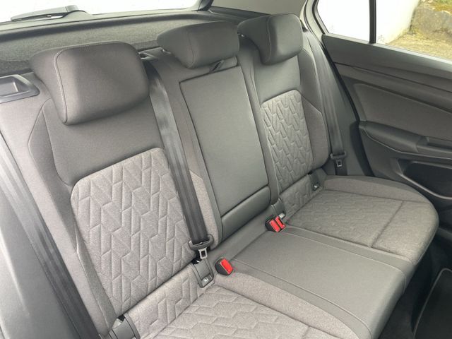 Golf VIII 1.5 eTSI DSG Life Kamera/ACC/App-Con.