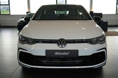 VW Golf 2.0 TDI R-Line | Pano | Matrix | Navi | ACC VW Golf 2.0 TDI R-Line | Pano | Matrix | Navi | ACC