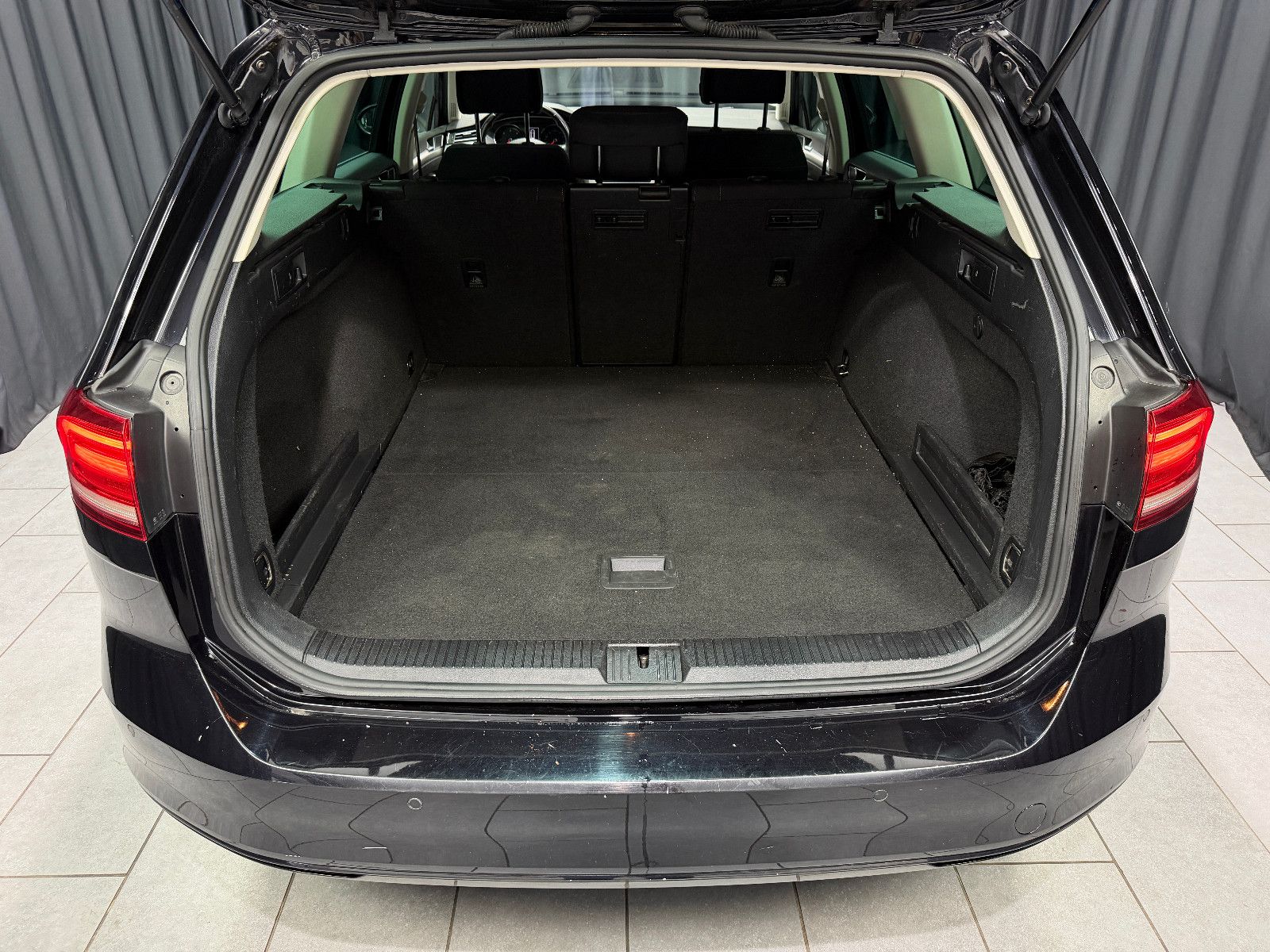 Fahrzeugabbildung Volkswagen Passat Variant Comfortline|NAVI|PDC|2-HD