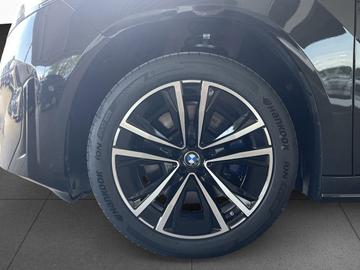 2026 BMW IX3 缩略图 19