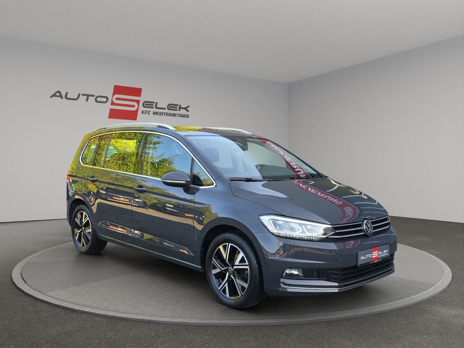 Fahrzeugabbildung Volkswagen Touran Highline BMT/Start-Stop AUTOMATIK 1.Hand