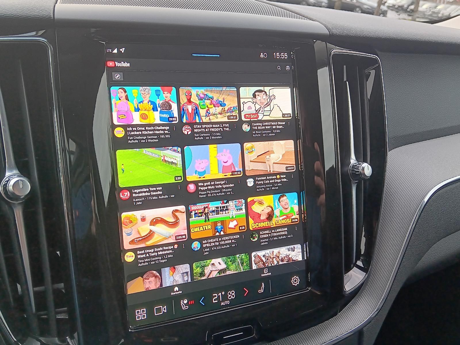 Fahrzeugabbildung Volvo XC60 B4 Diesel Plus Dark 'AHK'