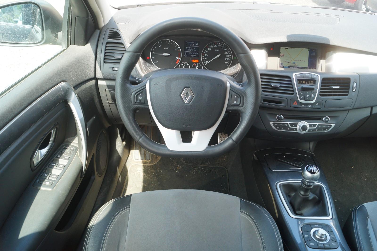 Renault Laguna 2010 — photo 12