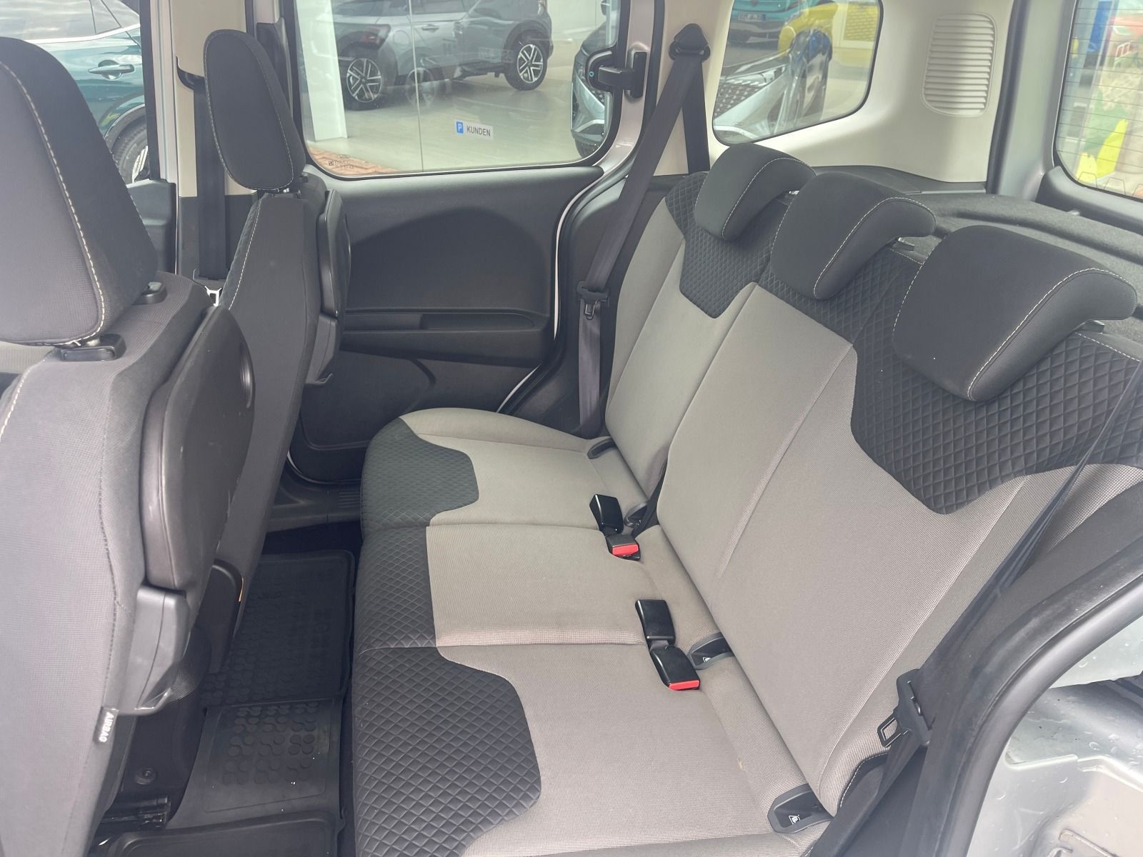 Fahrzeugabbildung Ford Tourneo Courier 1.0 EcoBoost Trend Kombi