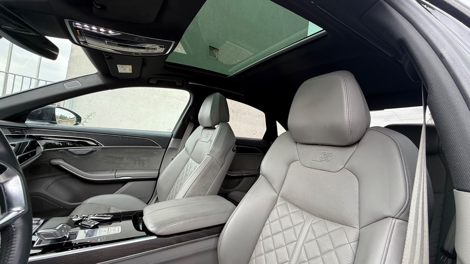 Fahrzeugabbildung Audi A8 50 TDI quattro S-Line