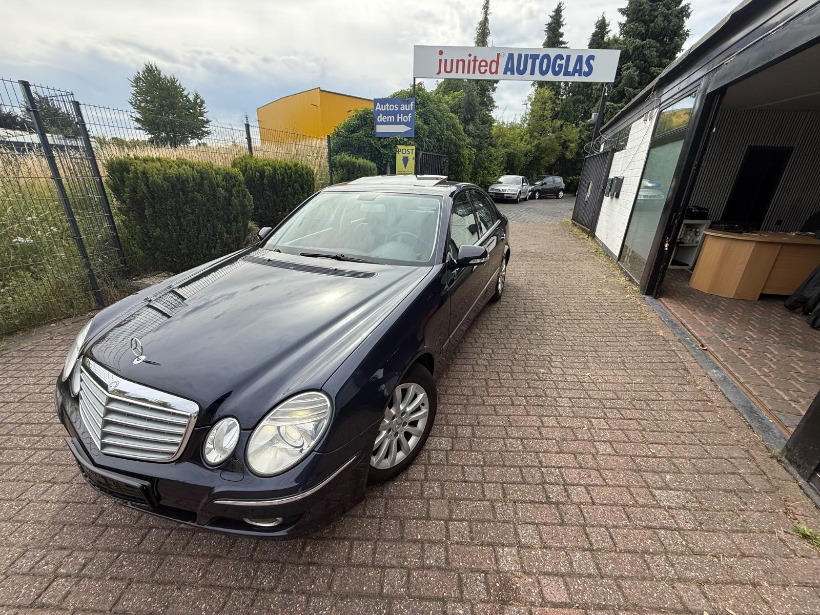 Mercedes-Benz E 350 E -Klasse, Automatik, Schiebedach, Leder