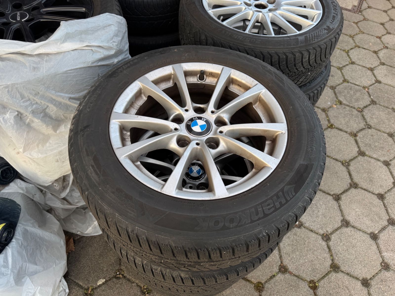 Fahrzeugabbildung BMW 118 i* M Paket*LED*Bi-xenon*Alcantara*8Fach