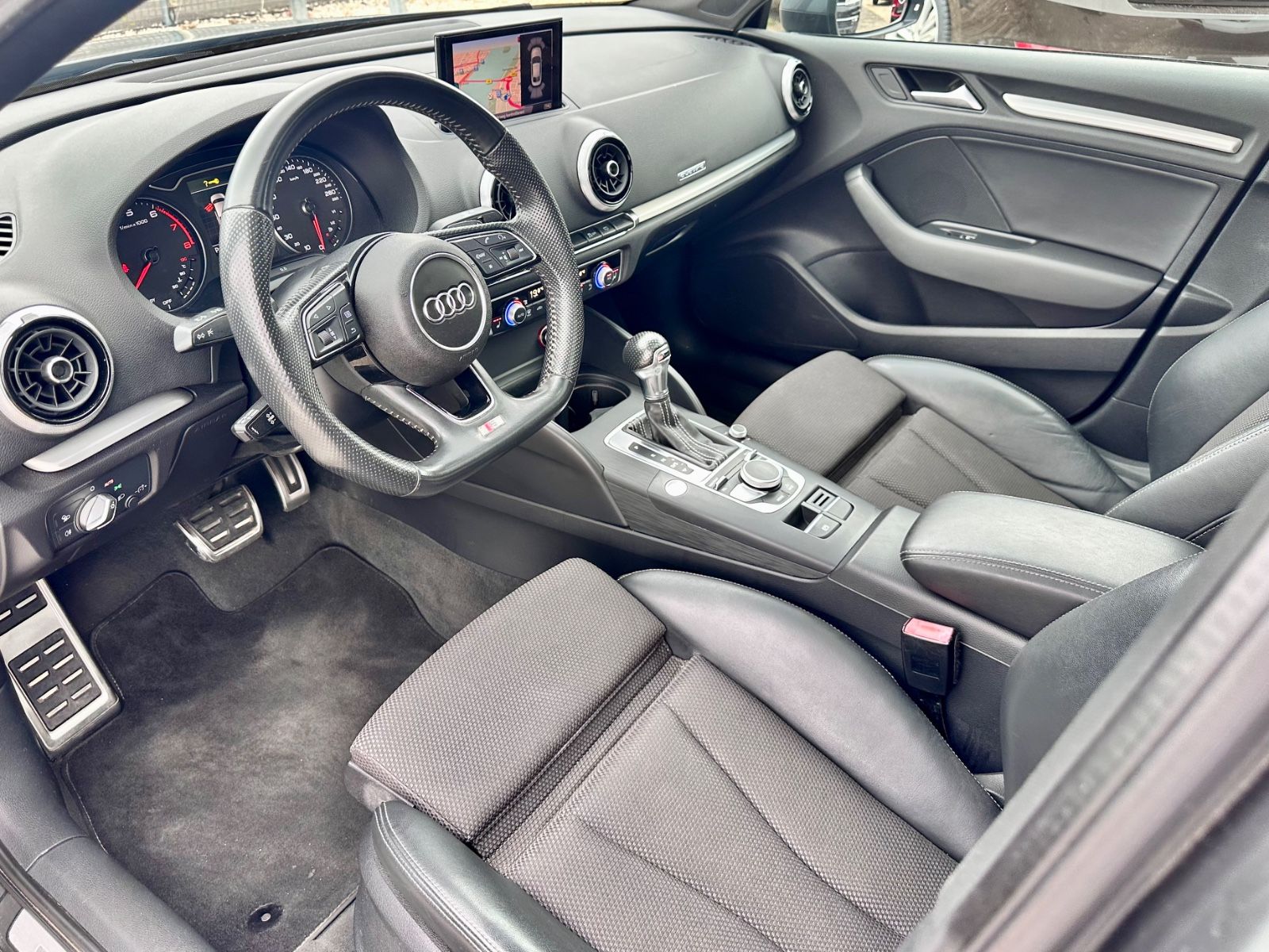 Fahrzeugabbildung Audi A3 S LINE SPORT QUATTRO LIMOUSINE*PANO+AUTOM*