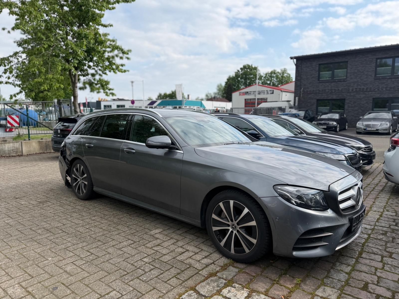 Mercedes-Benz E 350 T-Modell AMG-Line *UNFALL*WIDESCREEN*S-DAC