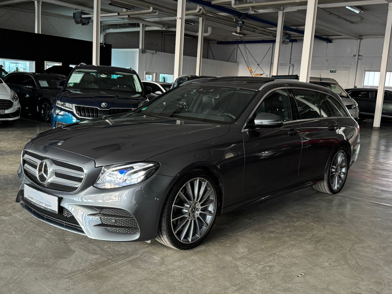 Fahrzeugabbildung Mercedes-Benz E 250 T 9GT 2X AMG LINE DISTRONIC MEMORY 20 ZOLL