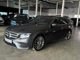 Mercedes-Benz E 250 T 9GT 2X AMG LINE DISTRONIC MEMORY 20 ZOLL - mit Benzin-Antrieb: Grau, Vollleder, Luftfederung, Kombi