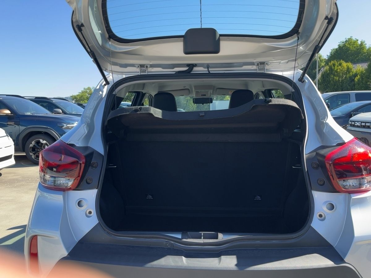 Fahrzeugabbildung Dacia Spring Essential ELECTRIC 45 incl. Schukolkabel - mit KI generiert/bearbeitet