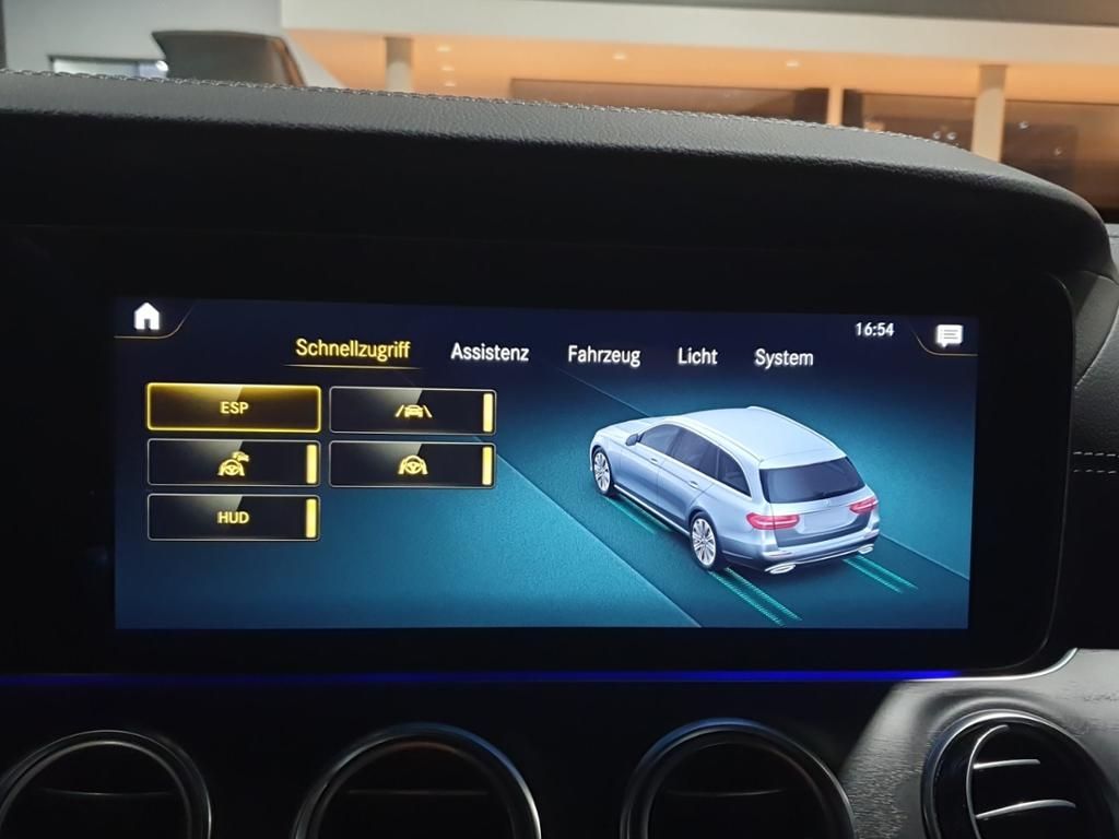 Fahrzeugabbildung Mercedes-Benz E 300 e T-Modell LED*HUD*Nav*MEMORY*Pano*PDC*360