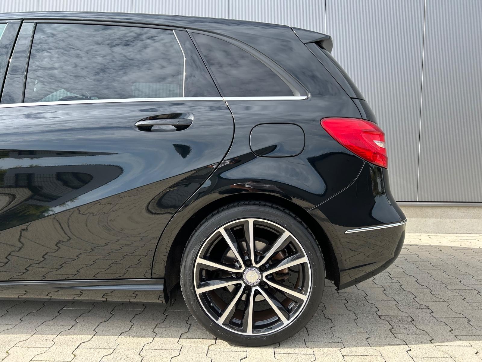 Mercedes-Benz B 180 AMG Line 2. Hand Navi Klima Teilleder USB