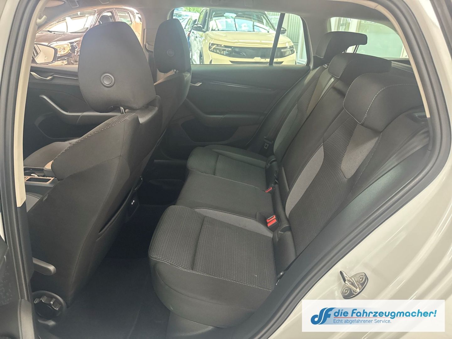 Fahrzeugabbildung SKODA Octavia Combi 1.5 TSI mHEV 85 kW Selection Navi