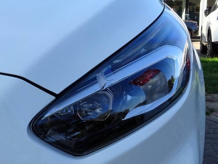 Fahrzeugabbildung Ford S-MAX 2.5 Duratek (FHEV) Hybrid Titanium AHK
