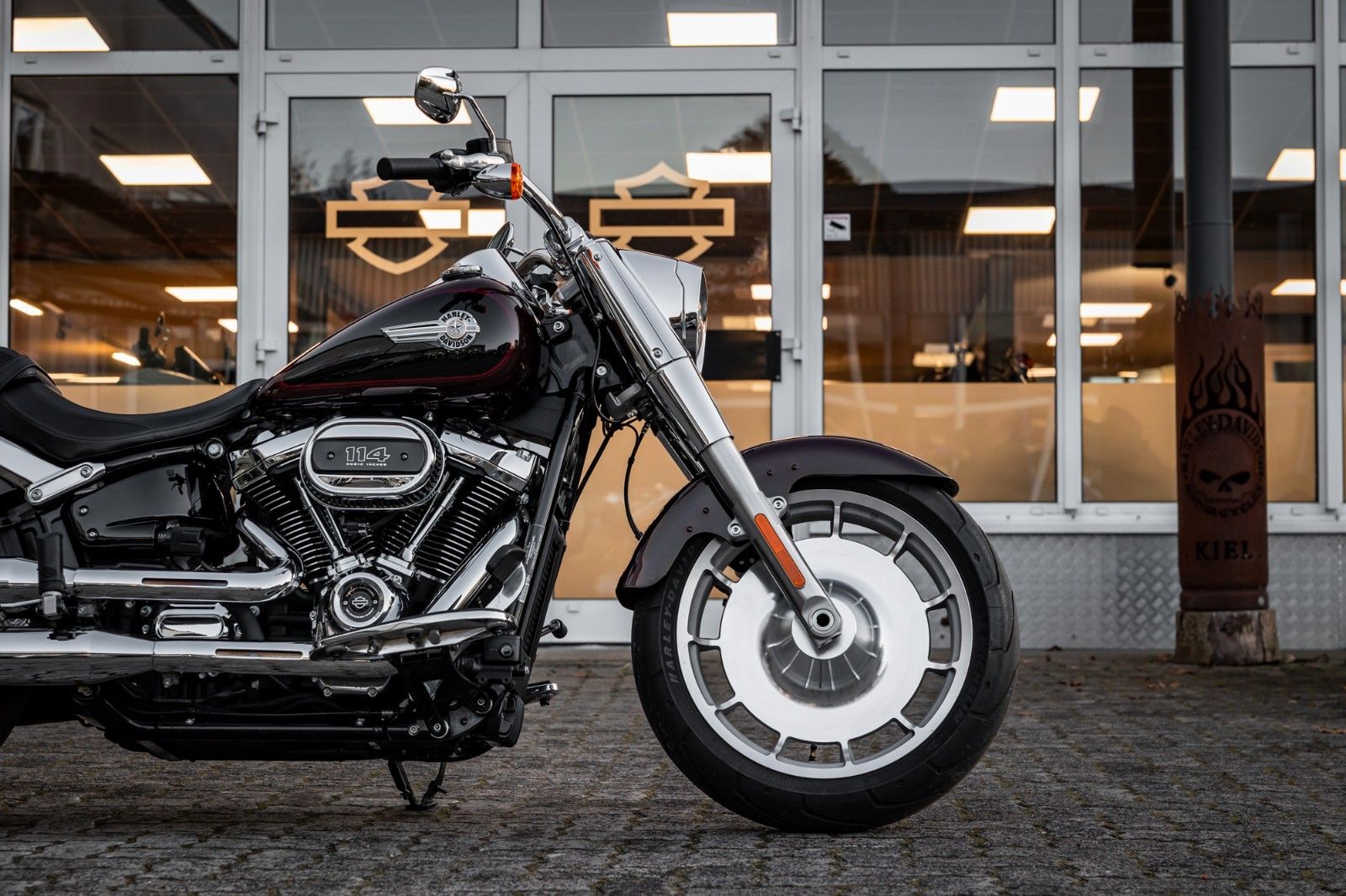 Fahrzeugabbildung Harley-Davidson FLFBS FAT BOY 114 -SOFTAIL-Midnight Crimson