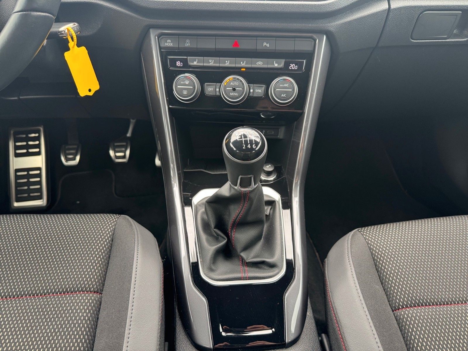 Fahrzeugabbildung Volkswagen T-Roc Sport 1.5 TSI