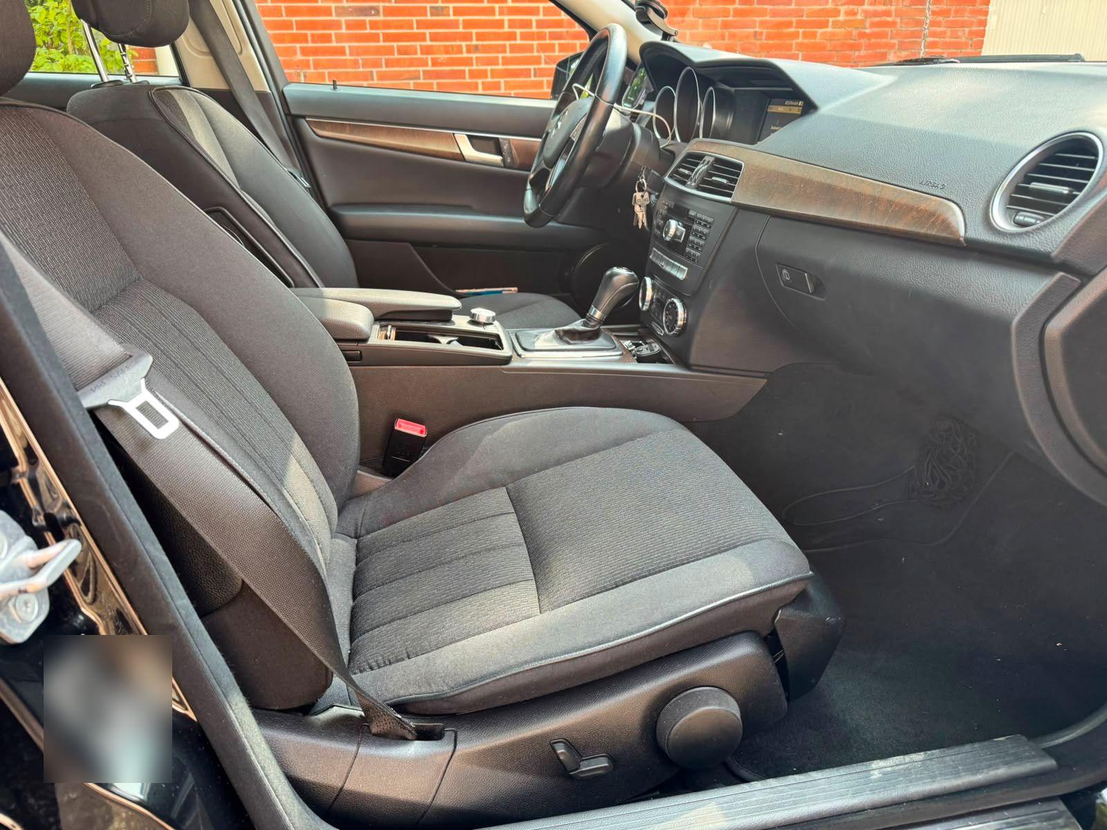 Mercedes-Benz C180 2013 — photo 7