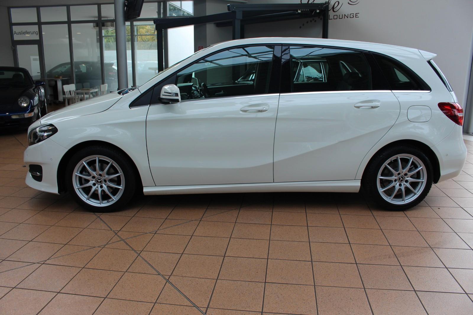 Mercedes-Benz B 220 4Matic+Cam+AHK+PDC+SHZ+CarPlay+Navi+