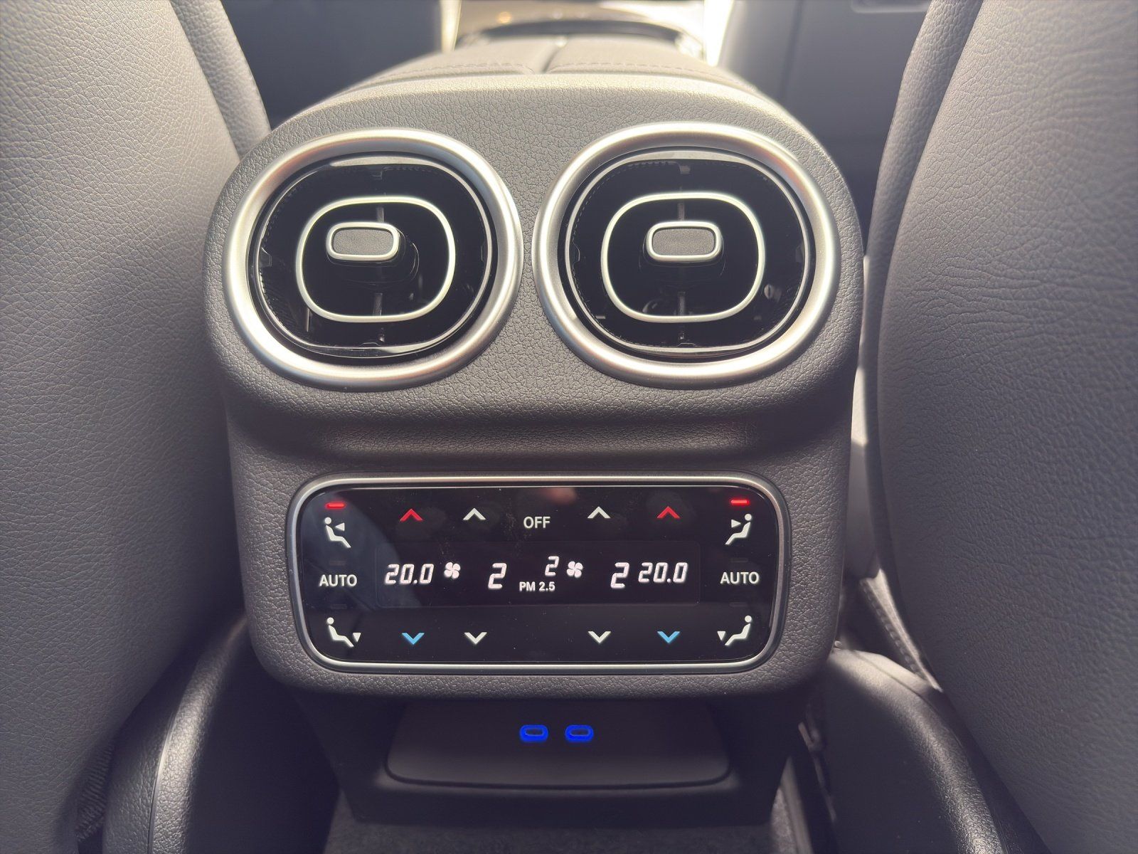 Fahrzeugabbildung Mercedes-Benz GLC 300 d AMG Burm DigiLight Pano AHK 360° Multi
