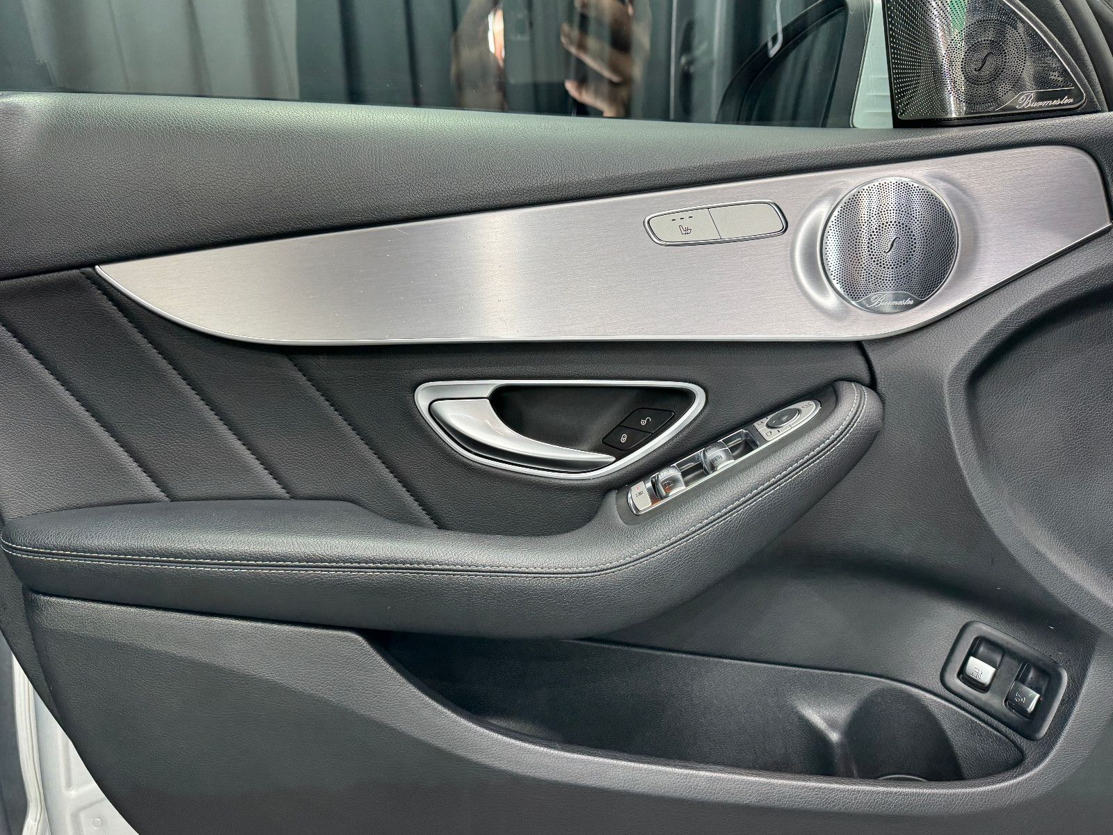 Fahrzeugabbildung Mercedes-Benz Mercedes Benz C 300e T-Modell |BURMESTER|AHK