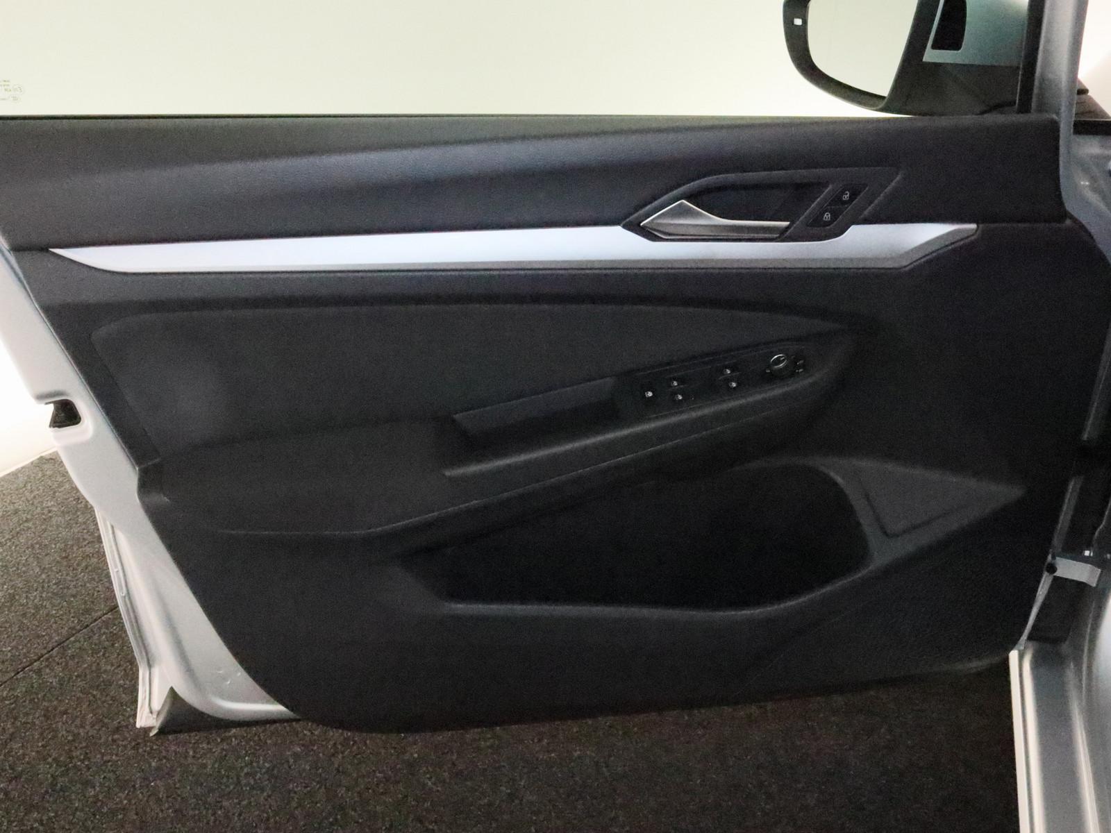 Volkswagen Golf VIII 2.0 TDI Life AHK LED ACC NAVI SHZ PDC, миниатюра 15