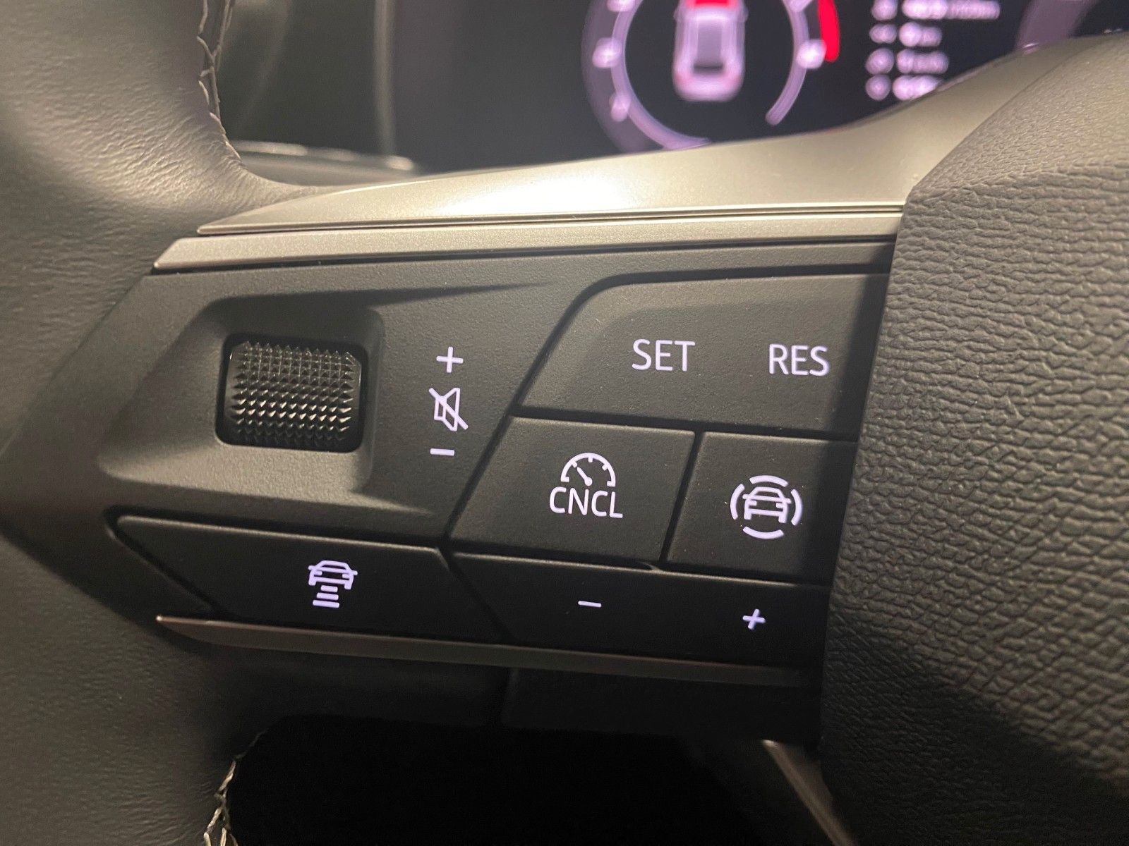 Fahrzeugabbildung SEAT Leon 1.5 TSI STYLE+R Kamera+ACC+3 Zonen KLIMA+BC