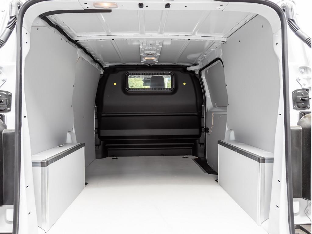 Peugeot EXPERT Kastenwagen 1.5 Diesel 120 M L2 SHZ NAVI