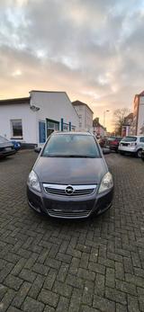 Opel safira 7 sitzer - Opel Zafira mit Diesel-Antrieb: Limousine