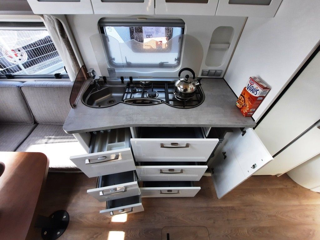 Fahrzeugabbildung HYMER / ERIBA / HYMERCAR Nova 530 Mover, Solar, Combi Heizung