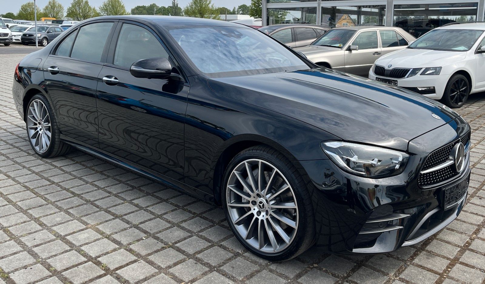 MERCEDES-BENZ E 400d 4Matic AMG|360°|HuD|Burm.|Pano|Distr.