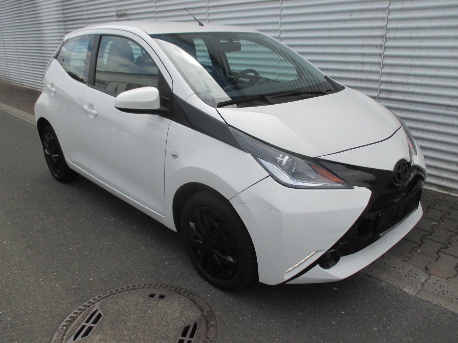 Toyota Aygo AYGO x-play,Klimaanlage,4 türig