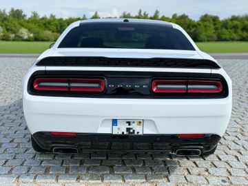 Dodge Challenger - 7