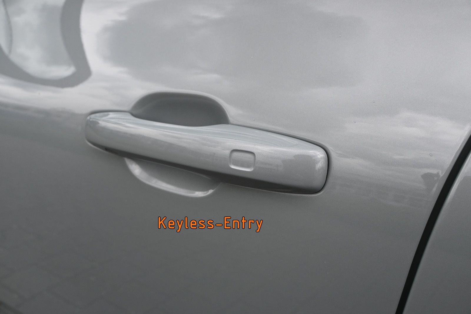 Fahrzeugabbildung Volvo XC60 B4 D AWD Plus Dark °ACC°AHK°PANO°STANDHEIZ°