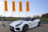Jaguar F-TYPE Cabriolet SVR V8 AWD Karbon Keramik Paket - Jaguar F-Type: Allradantrieb