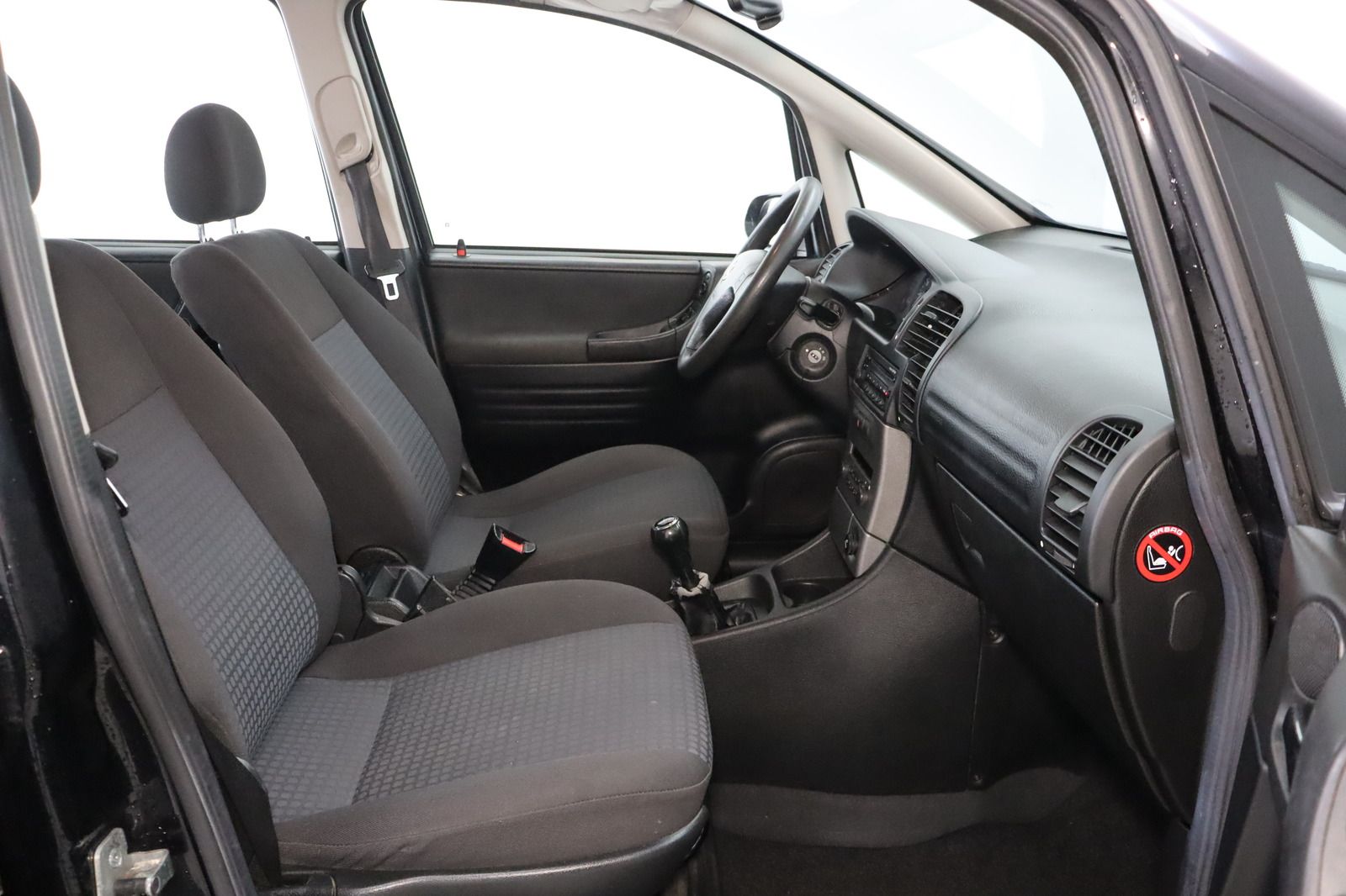 Fahrzeugabbildung Opel Zafira A 1.8i 7 Sitze * HU/AU 03.27 * AHK